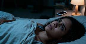 Está rolando na cama há duas horas sem conseguir parar de pensar? Isso tem nome