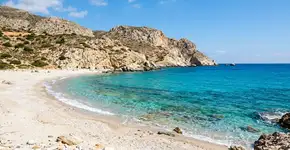 A ilha grega que, segundo a imprensa internacional, é a principal escolha para férias autênticas e despreocupadas na Europa