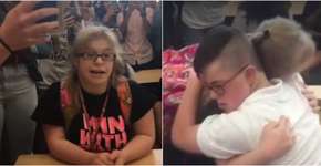 Menina com Síndrome de Down recebe proposta tocante de namorado