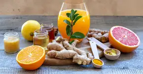 Suco de laranja, limão e gengibre para energizar seus dias