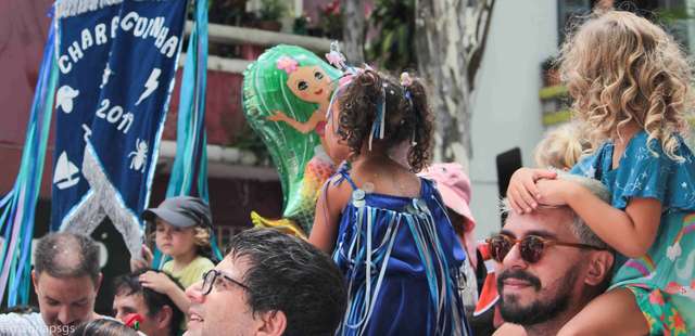Cortejo do Bloco Infantil Charanguinha do França