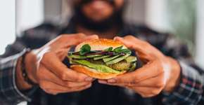 Veganos precisam mesmo de ultraprocessados para obter proteínas? A ciência responde