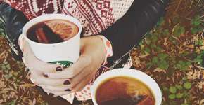 Bebidas quentes de redes de café chegam a ter 25 colheres de açúcar