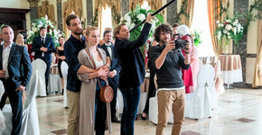 Novo filme da Netflix é leve e vai te distrair após uma semana cansativa