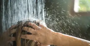 Quantas vezes lavar o cabelo por semana? Veja o que diz a ciência