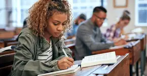 CAERN abre concurso público com 693 vagas para níveis técnico e superior