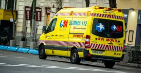 Ambulâncias com pacientes de coronavírus são apedrejadas na Espanha