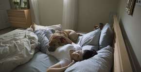 Dormir até tarde no final de semana não ajuda a recuperar sono perdido durante semana