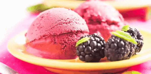 Praça Benedito Calixto recebe festival com sorvete à vontade por R$ 15