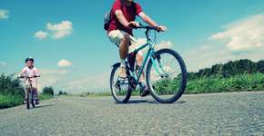 Crianças que vão a pé ou de bicicleta à escola têm mais concentração nas aulas