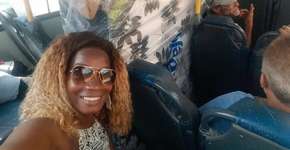 Casal compra cama box e entra no ônibus com colchão e tudo no Rio