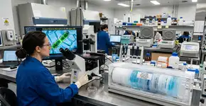 Cientistas extraem uma bactéria com mais de 5.000 anos do gelo e descobrem algo perturbador: ela já era resistente a dez antibióticos modernos muito antes da existência do nosso remédio