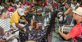 Cacique de Ramos faz roda de samba todos os domingos