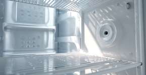 É por isso que esse pequeno buraco na sua geladeira é tão importante