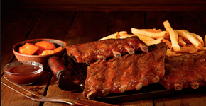 Parada LGBT: Outback faz promoção especial neste final de semana