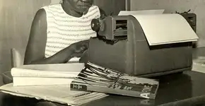 Escola quer ter nome de escritora negra símbolo contra racismo