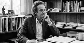 Richard Feynman, físico e visionário, em 1959: “Há espaço suficiente na cabeça de um alfinete para caber toda a Encyclopaedia Britannica”