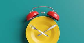 Almoço tem hora certa? Estudo espanhol traz respostas surpreendentes