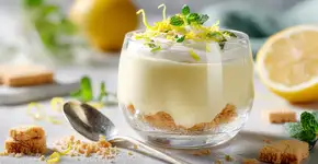 Sobremesa gelada que endurece naturalmente quando o limão encontra o leite condensado