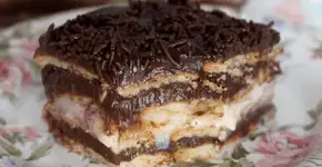 O segredo para fazer o melhor pavê de brigadeiro com morango de todos