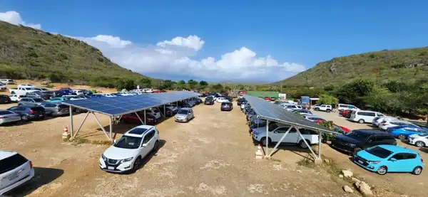 Local oferece estacionamento coberto