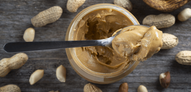 Nem parece que foi feita em casa; veja essa receita prática e deliciosa de pasta de amendoim