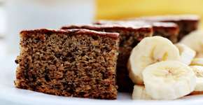 Proteico e saudável: esse bolo de banana vai te surpreender