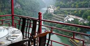 Frio na barriga: restaurante chinês é construído na encosta de montanha