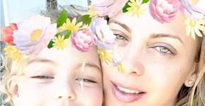 Filha de 3 anos de Sheila Mello dança ‘É o Tchan’ ao lado da mãe