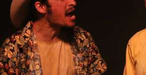 Acrobatas apresentam espetáculo “Cama” no CCJ