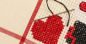 Como complementar a renda fazendo bordado em bastidores