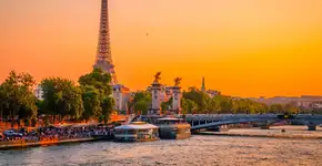 Empresas oferecem oportunidades para brasileiros em Paris