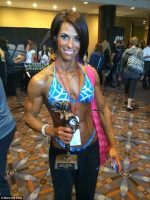 Ex-anoréxica diz que fisiculturismo salvou sua vida