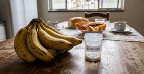 Comer banana em vez de suplemento de potássio ajuda bastante, mas só vale a pena se o consumo for de ao menos 2 unidades por dia, maduras e acompanhadas de uma refeição