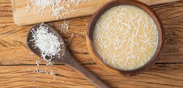 Cocada cremosa de leite condensado deliciosa