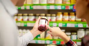 Veja quais alimentos representam perigo real à saúde quando vencem