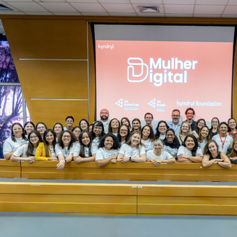 Featured mobile: Programa oferece bolsas em tecnologia para mulheres no Brasil