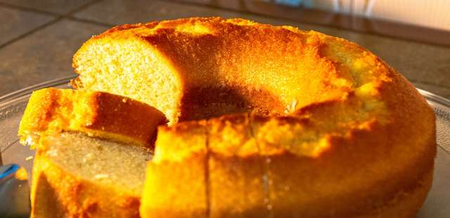 O bolo de fubá mais fácil e delicioso que você já provou