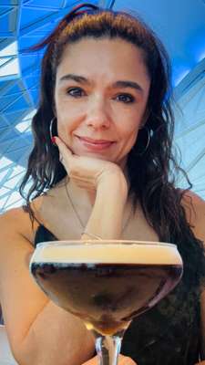 Espresso Martini é um dos drinks do bar focado em drinks com café, dentro do navio