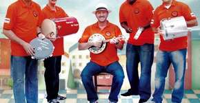 Comunidade do Buraco do Sapo introduz o samba na educação de suas crianças