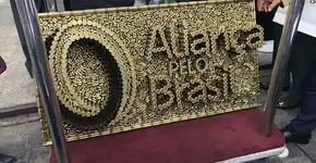 Aliança pelo Brasil, de Bolsonaro, ganha emblema feito de balas