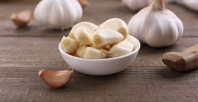 8 benefícios do alho para saúde e formas criativas de usá-lo