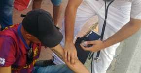Médico brasileiro leva atendimento humanizado a moradores de rua