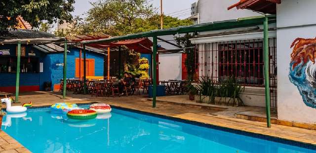 Rolês com piscina em SP: onde se refrescar no calorão