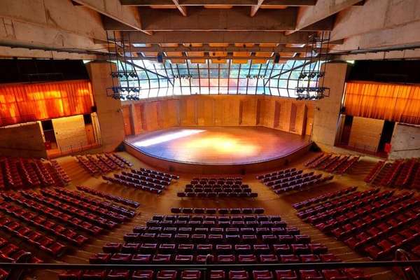 Interior do Auditório Claudio Santoro, palco do tradicional Festival de Inverno de Campos do Jordão, que acontece todos os anos no mês de julho