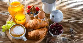 Corpo dá sinal de Alzheimer durante a alimentação; saiba qual