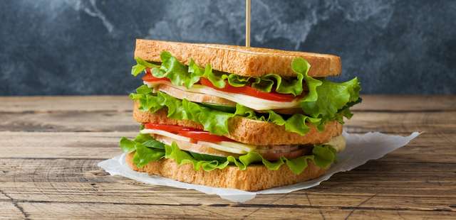 Faça um delicioso sanduíche natural para se alimentar neste calor