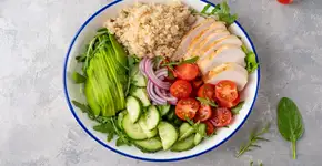 8 receitas leves ricas em proteínas