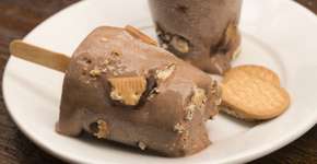 Picolé de palha italiana com brigadeiro e bolacha; veja a receita