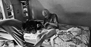 Publicitário com deficiência clica deficientes e cuidadores